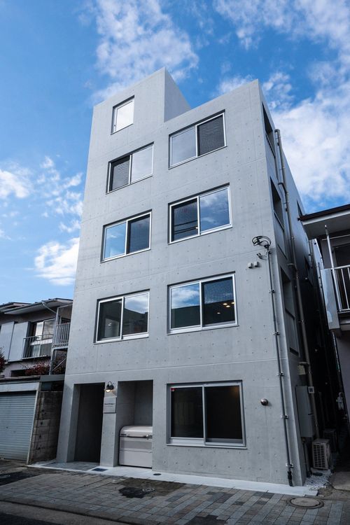 Thumbnail of Chateau Life Idogaya I, a 7-apartment property in Yokohama, Japan, averaging 96% occupancy rates.