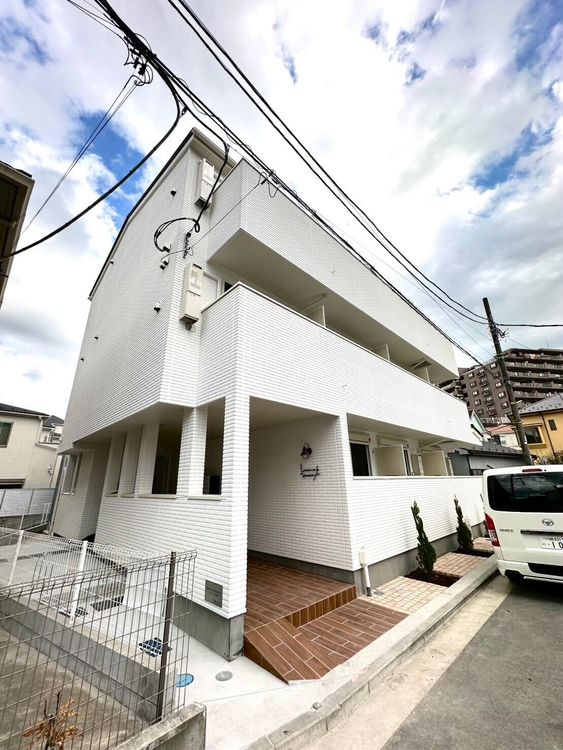 Chateau Life Shinsugita I, a 20-apartment property in Yokohama, Japan, averaging 96% occupancy rates.